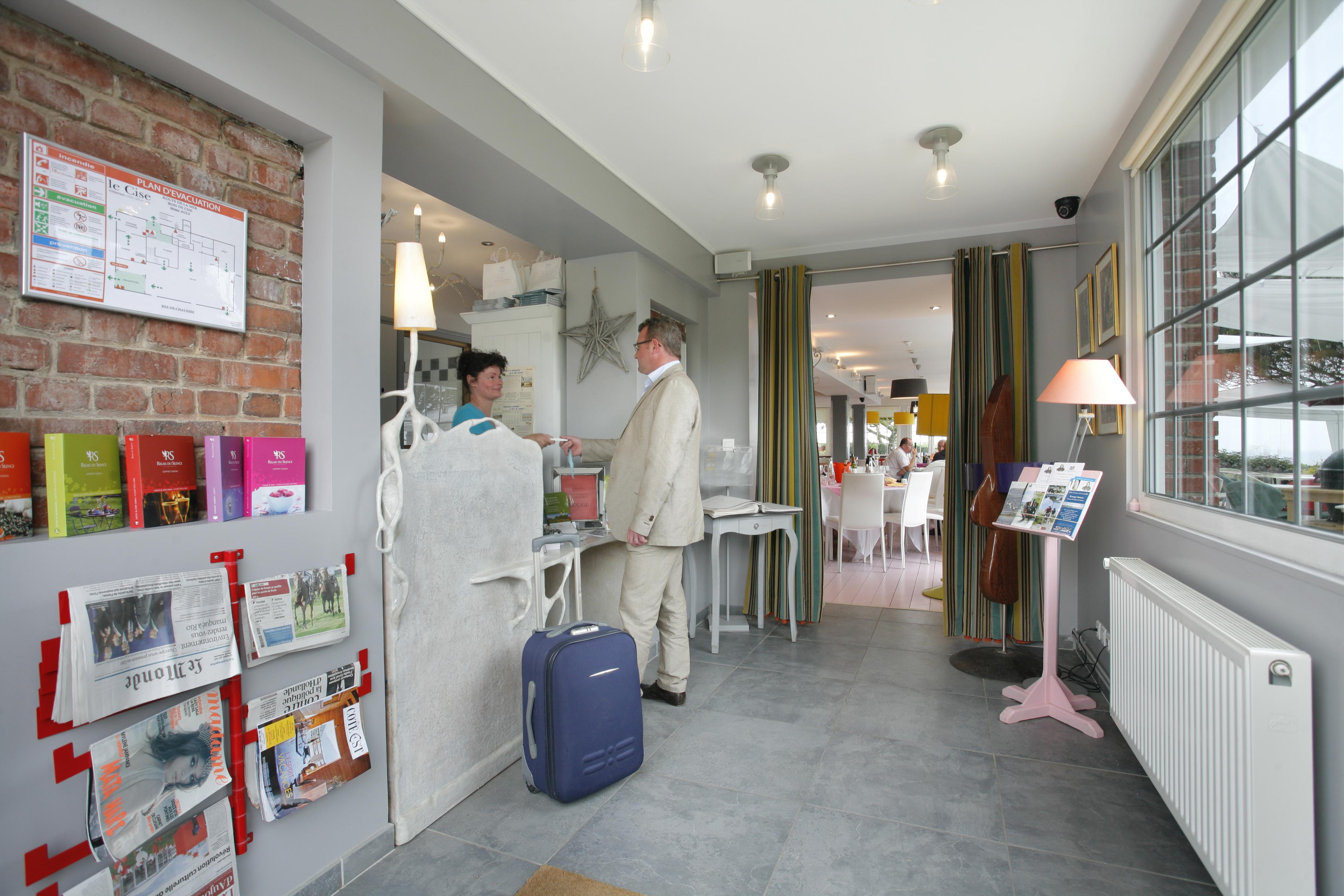 The Originals Hotel Le Cise Restaurant Chambres Et Suites О Экстерьер фото
